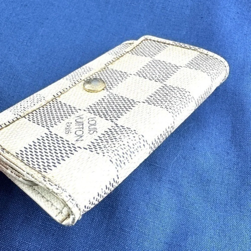 AUTHENTIC Louis Vuitton Damier Azur Multicles Key Holder. Holds 6 keys. - Picture 7 of 10